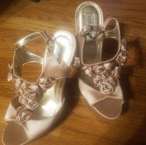 NWOT Steve Madden platform Heels